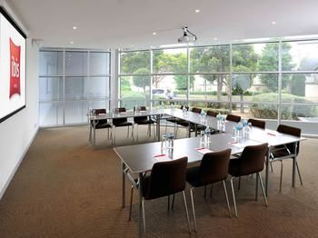 Ibis Melbourne Glen Waverley - Redcliffe Tourism 24