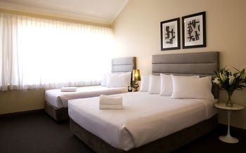 St Marks Lodge - Redcliffe Tourism 9