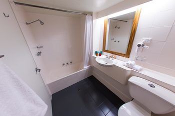 Abey Hotel - Redcliffe Tourism 4