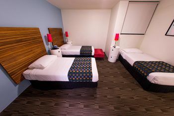 Abey Hotel - Redcliffe Tourism 7