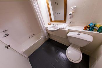 Abey Hotel - Redcliffe Tourism 8