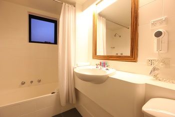 Abey Hotel - Redcliffe Tourism 12