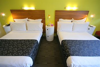 Abey Hotel - Redcliffe Tourism 3