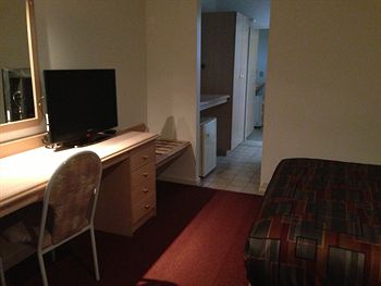 Nunawading Motor Inn - Redcliffe Tourism 21