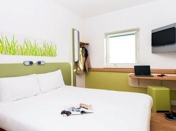 Ibis Budget Dandenong - Redcliffe Tourism 21