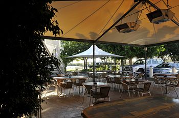 The Bayview Hotel - Redcliffe Tourism 0