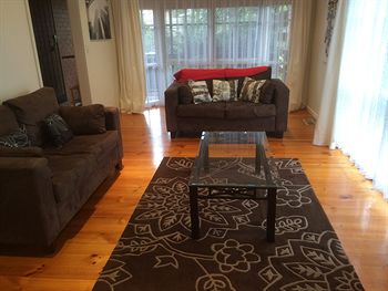 Australian Home Away Doncaster Elgar 2 - Redcliffe Tourism 15