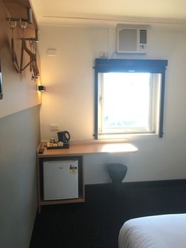 Ibis Budget Casula Liverpool - Redcliffe Tourism 11