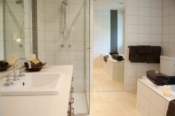 Mountain Element Retreats - Redcliffe Tourism 0