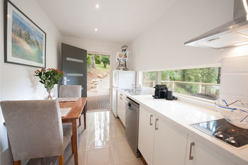 Mountain Element Retreats - Redcliffe Tourism 4