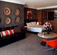 Hotel Ravesis - Redcliffe Tourism