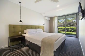 Jacaranda Noosa - Redcliffe Tourism 7