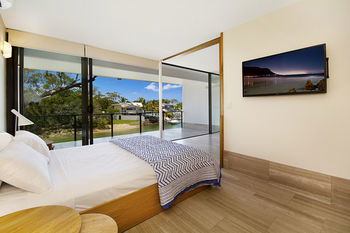 Jacaranda Noosa - Redcliffe Tourism 12