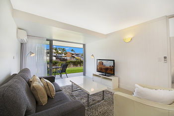 Jacaranda Noosa - Redcliffe Tourism 20