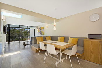 Jacaranda Noosa - Redcliffe Tourism 22
