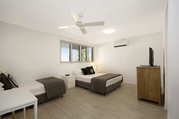 Jacaranda Noosa - Redcliffe Tourism 38