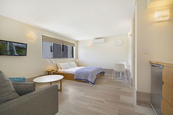 Jacaranda Noosa - Redcliffe Tourism 41