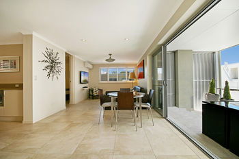 Jacaranda Noosa - Redcliffe Tourism 47
