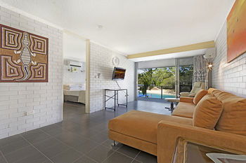 Jacaranda Noosa - Redcliffe Tourism 55