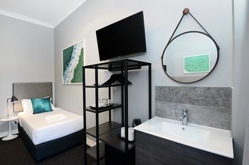 Alison Lodge - Redcliffe Tourism 16