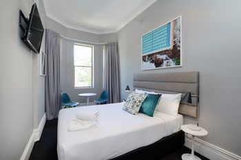 Alison Lodge - Redcliffe Tourism 24