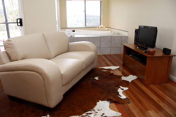 Yabbaloumba Retreat - Redcliffe Tourism 9