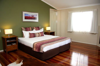 Yabbaloumba Retreat - Redcliffe Tourism 20