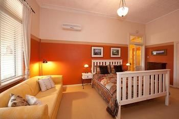 Milton Bed And Breakfast - Redcliffe Tourism 5