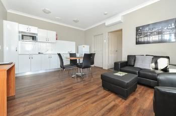 Akuna Motor Inn And Apartments - Redcliffe Tourism 0