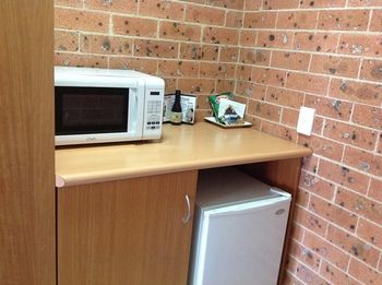 Akuna Motor Inn And Apartments - Redcliffe Tourism 4
