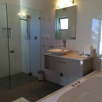 Chaucer Palms Boutique Bed & Breakfast - Redcliffe Tourism 2