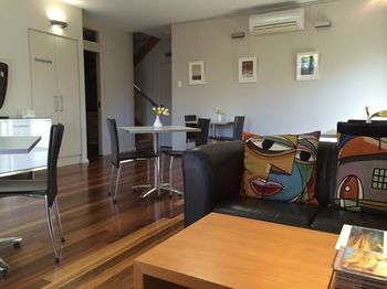 Chaucer Palms Boutique Bed & Breakfast - Redcliffe Tourism 3
