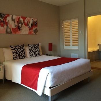Chaucer Palms Boutique Bed & Breakfast - Redcliffe Tourism 5