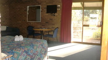 Tooleybuc Motel - Redcliffe Tourism 11