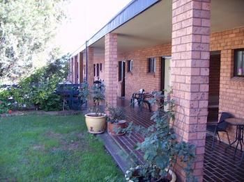 Centabrook Motor Inn - Redcliffe Tourism 1