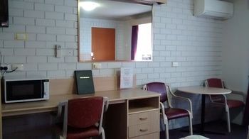 Centabrook Motor Inn - Redcliffe Tourism 21