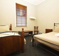 Pedenaposs Hotel - Redcliffe Tourism