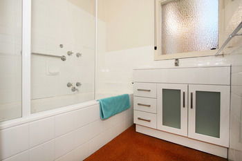 Lisson Holiday Rental - Redcliffe Tourism 0