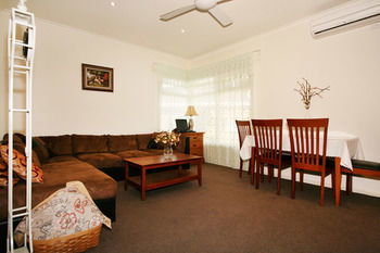 Lisson Holiday Rental - Redcliffe Tourism 2
