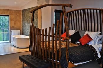 Deja Vu Estate - Redcliffe Tourism 4