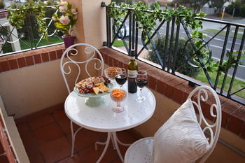 Meurants Manor Bed And Breakfast - Redcliffe Tourism 14