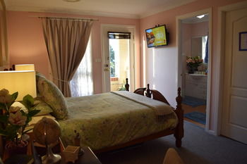 Meurants Manor Bed And Breakfast - Redcliffe Tourism 54
