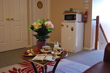 Meurants Manor Bed And Breakfast - Redcliffe Tourism 70