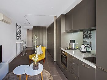 Amazing Accommodations South Yarra - Redcliffe Tourism 29