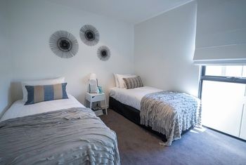 Apartment2c - Highline - Redcliffe Tourism 8