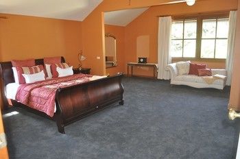 Yering Farm Wines - Redcliffe Tourism 12