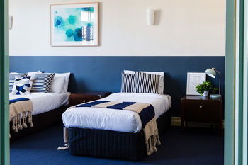 Bridgeview Hotel - Redcliffe Tourism 9