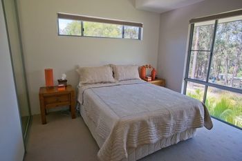 Moonee Beach Executive Retreat - Redcliffe Tourism 9
