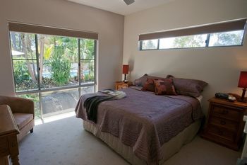 Moonee Beach Executive Retreat - Redcliffe Tourism 13