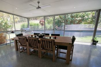 Moonee Beach Executive Retreat - Redcliffe Tourism 18